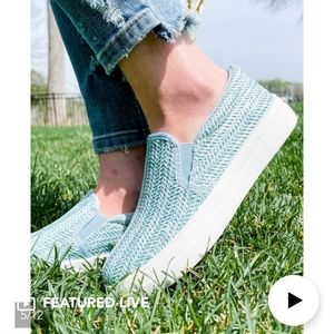 Soda Brand, Size 8 Women's Raffia Slip On, light blue NWT